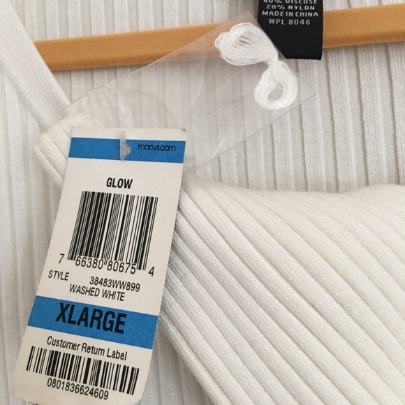 Knit Top with cut-out feature - Picture 4 of 5